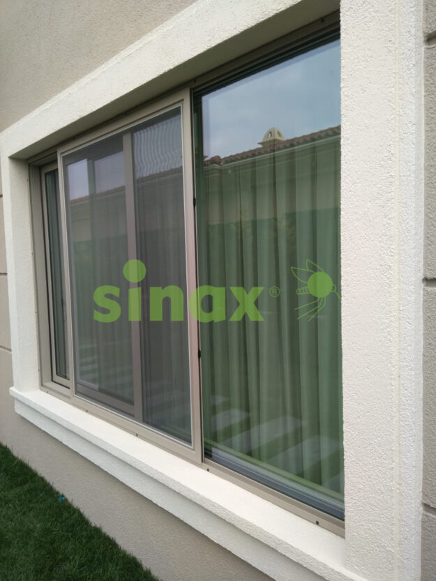 Fenster mit Fliegengitter Fenster mit Fliegengitter